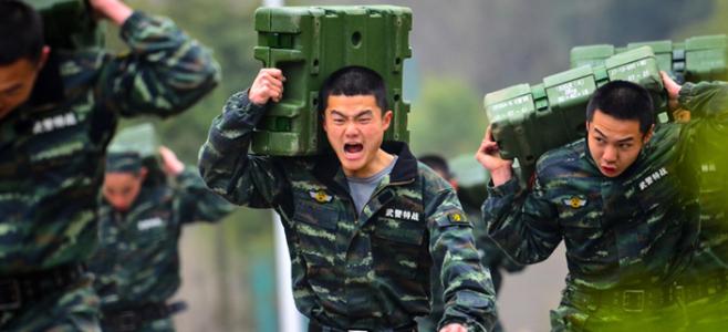 魔鬼训练之负重前行.jpg