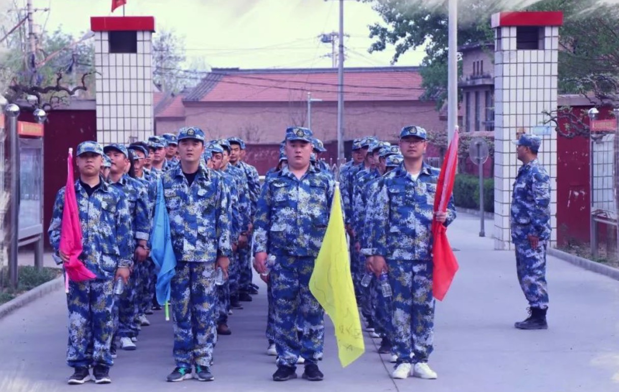铭地行事业一部户外拓展训练